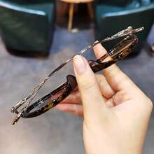 Prescription Reading Glasses - Magnification From +1.0 To +4.0, Black Frame With Transparent AC Lenses - Suitable For Farsightedness, Computer, Books, TV - Daily And Special Occasions - Compatible With Prescription Glasses, Dual Vision For Near And Far, Vision Enhancement, Elegant Design, High-Quality Lenses, Essential For Book Lovers - 黑色的 - 查看 3