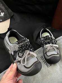 8-18 Years Old Unisex Khaki Retro Classic Sports Casual Shoes, Suitable For All Seasons, Lightweight Leather Upper, Breathable, Suitable For Daily Life, Autumn/Winter; Outdoor Running, Hiking, Training, Non-Slip, Wear-Resistant, Comfortable Children's Running Shoes, Suitable For Campus, Students, Outdoor Travel, Vacation, Fashionable And Luxurious Gray Children Sports Leisure Shoes