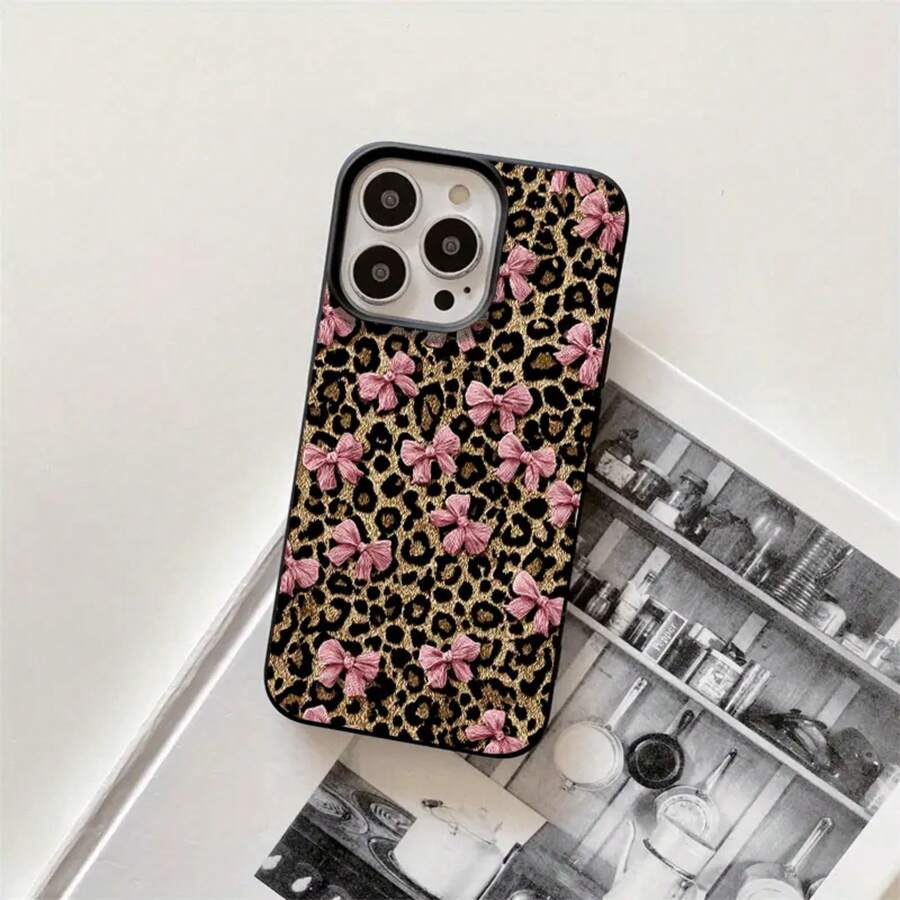 Fundas y carcasas protectoras con un lazo de color claro y un pequeño estampado de leopardo, con orificios grandes, compatibles con phone 16 Pro, 16, 15 Pro, 14, 14 Plus, 14 Pro, 13, 13 Pro, 12 Pro y 11/11 Pro. Regalos para cumpleaños y celebraciones. - Negro - Ver 1