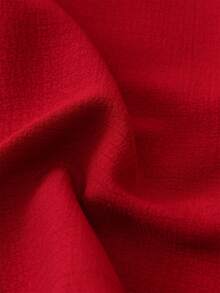 مجموعة بيجامة تتكون من 2 قطعة للنساء، ملابس علوية بأكمام قصيرة بجيب وتطريز قلب على الياقة، وبنطلون مع فيونكة، لون أحادي مع تريم متباين، مناسبة للاستخدام المنزلي