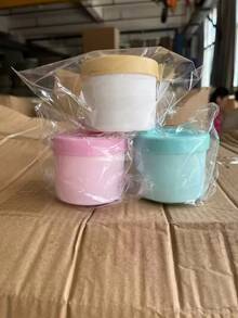 1 个硅胶冰格模具，便携式迷你制冰格，可制作 40 个冰块，每个冰块尺寸 1.5 厘米（0.59 英寸）* 2 厘米（0.79 英寸），托盘尺寸 6.5 厘米（2.56 英寸）* 6 厘米（2.36 英寸），方便家庭厨房使用 - 製冰器 - 查看 5