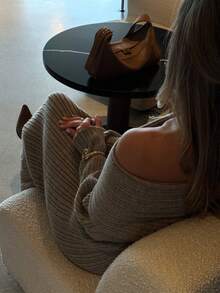 Vivid Style Women's Minimalist Fashion Elegant Off-Shoulder Design Slim-Fit Silhouette Versatile And Stylish Bodycon Knit Sweater Dress