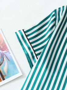 مجموعة بيجامة للنساء تتكون من 2 قطعة: ملابس علوية بأكمام قصيرة وياقة مزينة بشريط ساتان وشورت مخطط بربطة عنق، ملابس منزلية صيفية