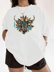 Camiseta de corte relajado para mujer con gráfico de calavera de toro del suroeste, elegante camiseta de inspiración bohemia para uso informal, tela suave y cómoda con colores vibrantes. - Blanco - Ver 1