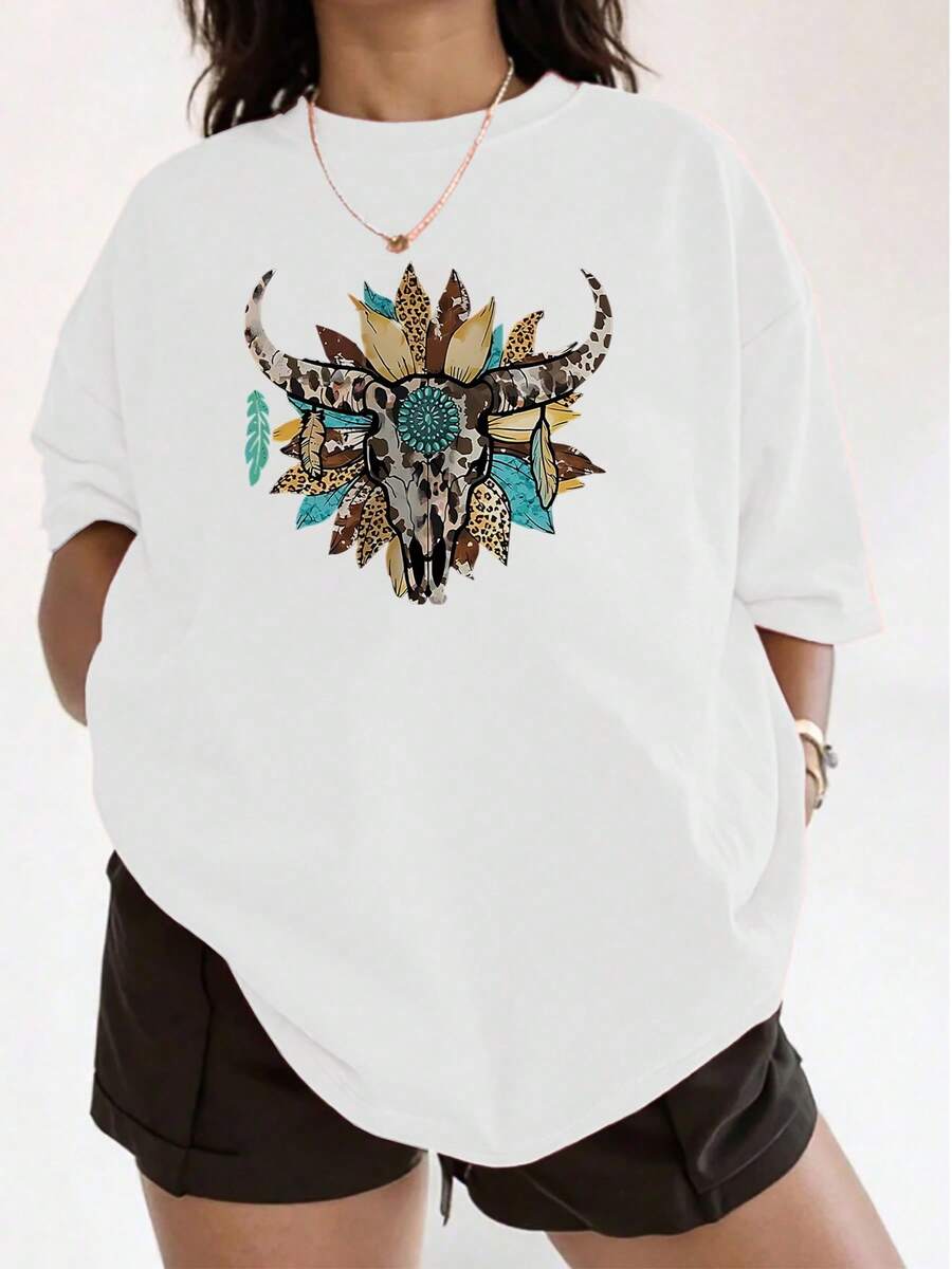 Camiseta de corte relajado para mujer con gráfico de calavera de toro del suroeste, elegante camiseta de inspiración bohemia para uso informal, tela suave y cómoda con colores vibrantes. - Blanco - Ver 1