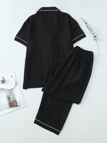 مجموعة بيجامة نسائية تتكون من 2 قطعة، ملابس علوية بأكمام قصيرة بجيب وتطريز قلب، وبنطلون ربطة عنق، لون أحادي مناسب للاستخدام المنزلي