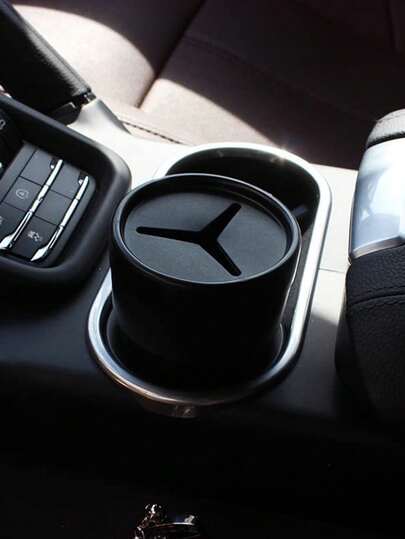 Găleată mică de depozitare montată pe mașină, poate conține șervețele, monede, chei, pixuri și alte obiecte mici