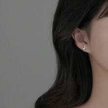 16G Arete de Labio y Aro de Nariz de Titanio con Rosca Interna - Pendiente Plano Delicado para Labio, Aro de Cartílago para Mujeres - Joyería de Perforación Profesional