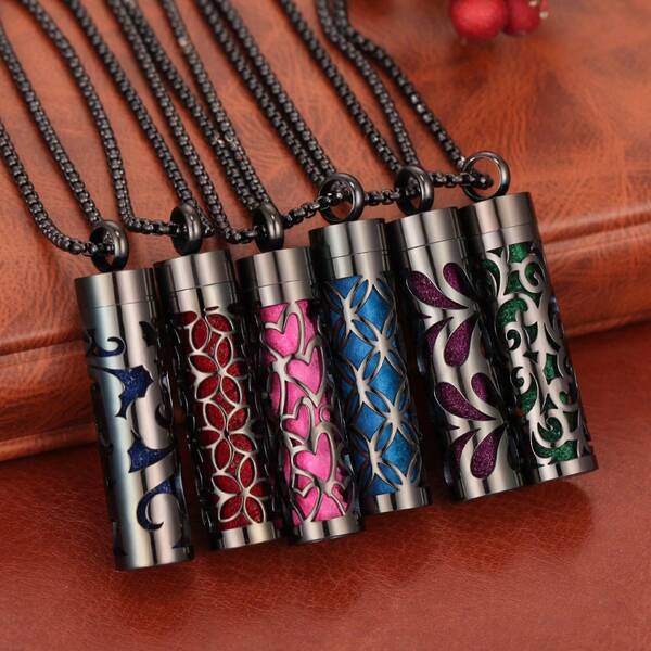 New Stainless Steel Jewelry Aromatherapy Diffuser Pendant Necklace Hollow Out Flower Love Open Locket Aroma Perfume Essential Oil Diffuser Necklace Couple Men Punk Necklaces Gift Accessories