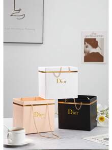 1PC Festivals Party Flower Paper Box Bouquet Storage Bucket, Florist Packaging Bag With Metal Chain, Handbag Style Wrapping Basket Ideal For Weddings, Parties, Festivals, Flower Storage, Bouquet Wrapping, Florist Shops, Gift Bags, And Elegant Packaging For Gifts To Loved Ones And Friends