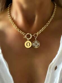 1 Stück Halskette mit goldenem Buchstaben-Rolo, Blumen- und Buchstaben-Anhänger, Federverschluss-Halskette, 26 Buchstaben Edelstahl-Kette, für den täglichen und festlichen Gebrauch