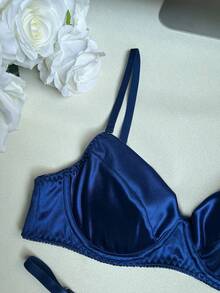 公主风格宝石蓝色拼布性感诱惑文胸和性感丁字裤套装，外出必备