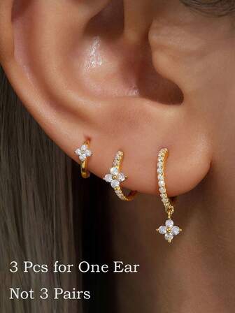 3件套迷你锆石花朵耳环，可叠戴，适合女性，精致小巧的耳环适合多种耳洞，可爱的立方氧化锆花朵耳环，14K金轻盈低敏耳骨环耳环，适合女性和女孩佩戴。