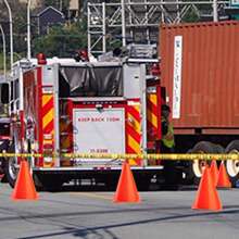 10个装儿童足球训练标准学校交通锥障碍标记桶，多锥桶运动器材，步法、敏捷性、速度训练辅助工具，红色