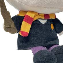 Miniso 20cm Harry Potter Doll Flocked Hair Texture + Wand-Holding Design, Eye-Catching For Desktop Scene Setup & Movie Peripheral Display(1PC)