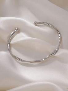 1pc Minimalist Mobius Loop Bracelet, Elegant Design Suitable For Women Everyday And Holiday Wear
