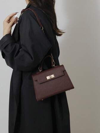 新款亮面鳄鱼纹女士手提包，容量大，时尚优雅，配时尚围巾，可作为单肩包使用，黑色