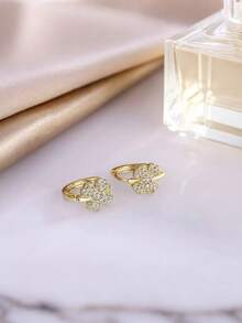 زوج من أقراط البرسيم المرصعة بالزركونيا النحاسية، أقراط البرسيم الرباعي الأوراق المرصعة بالزركونيا الدقيقة، تصميم راقي للارتداء اليومي، مجوهرات هدية