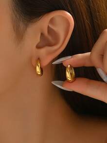 1pair Fashionable Stainless Steel Glossy Earrings For Women, Vintage & Classic Design Suitable For Wedding, Anniversary, And Daily Wear