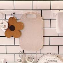 1 pièce Planche à découper double face, planche à découper en plastique pour légumes, planche à découper pour aliments cuits, planche à découper pour fruits et légumes pour la maison, planche à découper en plastique légère et antidérapante, convient pour le camping, le pique-nique, les voyages, les fruits, les légumes et plus, tapis de découpe coloré pour fruits et légumes, outil de cuisine essentiel