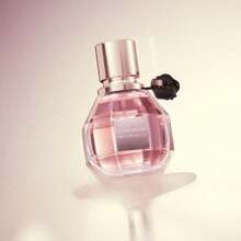 Viktor&Rolf - Flowerbomb Eau De Parfum - Women's Perfume - Floral & Woody - With Notes Of Vanilla, Jasmine, & Rose