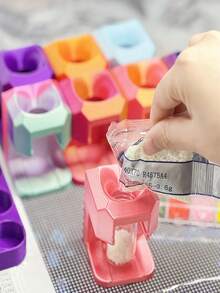 5D DIY Diamond Painting Tool, Round Container Diamond Painting Funnel, = Suitable For Two Different Heights 4.6 Cm / 1.38 Inches,4.9 Cm / 1.93 Inches Small Bottle, Suitable For Diamond Embroidery Accessories, Handicraft Material Arrangement