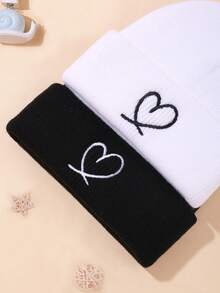 Fashionable Heart-Shaped Embroidered Print Makes It A Perfect Gift For Baby Outdoor Wear And Family Gatherings. The Cute Heart-Shaped Embroidered Knitted Cap Is Suitable For Babies, Girls And Boys. It Can Be Hand-Washed And Is Very Warm