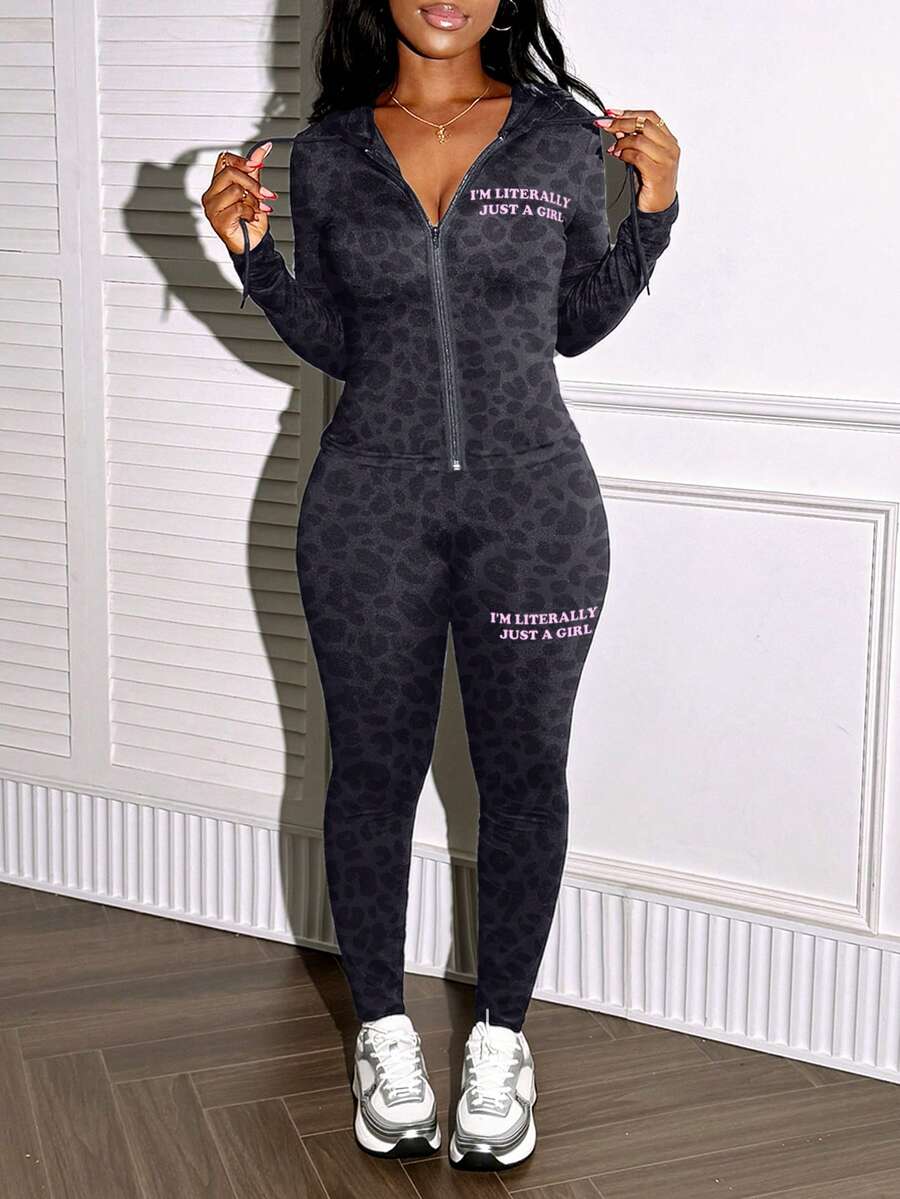 LovelyWholesale 女士休闲连帽抽绳豹纹字母印花拉链上衣和修身长裤两件套春秋 - 黑色 - 查看 1