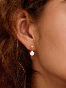 1 对不锈钢防水防褪色简约小白泪珠珍珠耳钉，适合女性日常佩戴 - 水滴珍珠金色 - 查看 2