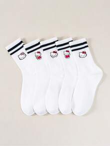 5 pares de calcetines de media caña con estampado de Hello Kitty para niños, de color blanco con puños a rayas negras dobles. Detalles adorables con diferentes poses y estilos de impresión de Hello Kitty, asegurando un uso cómodo y una buena elasticidad. En un estilo súper lindo y de dibujos animados, estos calcetines son perfectos para el uso diario, los días escolares, las fiestas de cumpleaños y Hello Kitty