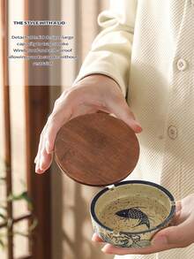 Cendrier rond, cendrier de table. C'est un accessoire de fumeur adapté pour être offert en cadeau et peut être utilisé pour la décoration de bureau ou de la maison. (La coque de ce produit est en céramique, avec une texture et une couleur pleines d'artisanat.) En tant que fournitures de rentrée scolaire, ce cendrier rétro est un cendrier décoratif portable.