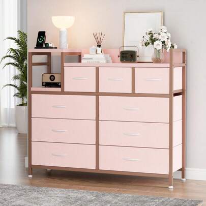 Cómoda para TV con estación de carga y estantes abiertos, cómoda de tela con 9 cajones y cubierta de madera, amplia cómoda de almacenamiento para sala, pasillo y entrada (39 x 11.8 x 33.9 pulgadas)