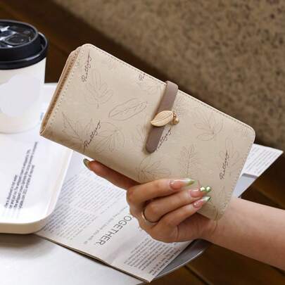 PRETTYZYS Beige lång damplånbok med lövspänne i metall, vikbar dragkedja, korthållare med stor kapacitet, multifunktionell kuvertväska, moderiktig tryckt damhandväska, affärsresor, present till tjej, året runt, dagligen, tillbaka till skolan