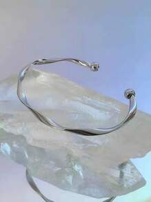 1pc Minimalist Mobius Loop Bracelet, Elegant Design Suitable For Women Everyday And Holiday Wear