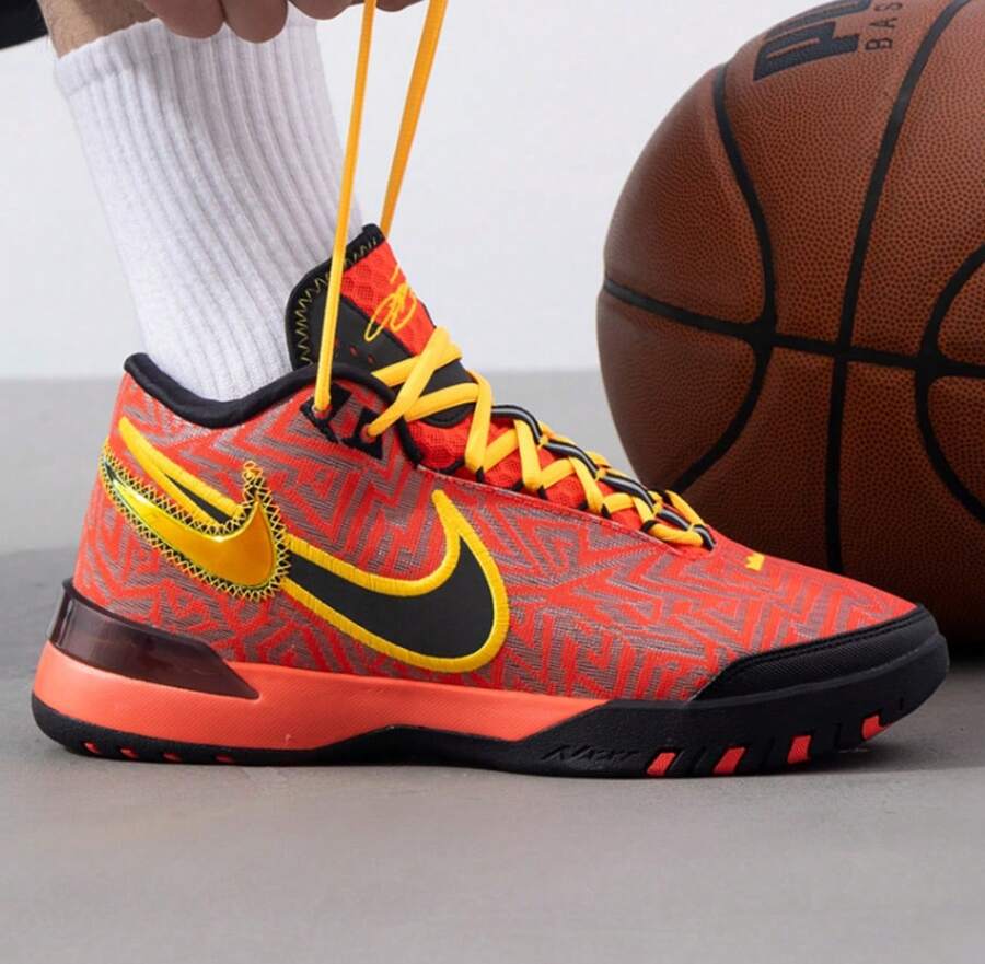 Nike LBJ NXXT GENISUS EP男子詹姆斯運動籃球鞋 - 紅色 - 查看 1