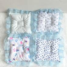 1 علبة عرض الدمية، قابلة للطي من الأعلى شفافة محمولة مع وسادة، صندوق عرض الدمية، حاوية تخزين محكمة الغبار