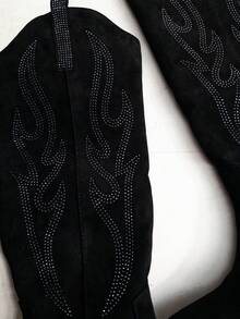 VIKIVIKI SHOES WOMEN'S SHOES: Cowboy-Style Knee-High Boots With A Pointed Toe And Mid-Heel, Featuring Decorative Details And A Side Zipper. Versatile Footwear To Pair With Dresses, Skirts, And Pants, Ideal For Creating Contemporary, Elegant Looks For A Variety Of Occasions. Estimated Delivery: 1-3 Business Days (Mainland) - 黑色 - 查看 10