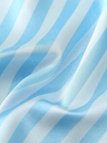 مجموعة بيجامة للنساء تتكون من 2 قطعة: ملابس علوية بأكمام قصيرة وياقة مزينة بشريط ساتان وشورت مخطط بفيونكة، ملابس منزلية صيفية