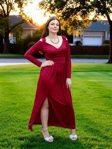 Noworoczny strój dla kobiet, seksowne długie sukienki z dekoltem w serek, czerwona sukienka maxi z odkrytymi ramionami i rozcięciem z boku – elegancka suknia wieczorowa na imprezę, odpowiednie stroje na koncert, stroje świąteczne, sukienki na imprezę