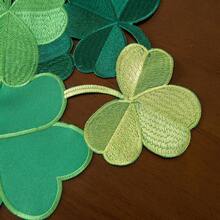 1Pc St. Patrick's Day Table Running, Embroidered Irish Clover Dresser Scarf, Spring Green Clover Table Running For Home Kitchen Restaurant Party Table Decoration - 綠色 - 查看 2