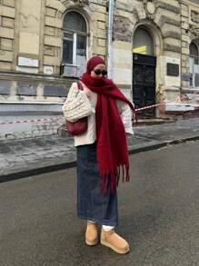 1条女士新款蓬松流苏围巾，保暖舒适，防风保暖，适合户外活动，日常百搭，秋冬季可搭配连衣裙