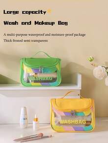 1 pieza Nueva bolsa de maquillaje de lujo minimalista y multicolor transparente con letra, bolsa de cosméticos impermeable de mano para necesidades diarias y viajes, bolsa de aseo grande de capacidad visible con acabado mate grueso para dormitorio, exterior, puede contener cables, cosméticos y otros artículos diarios, esenciales universitarios de otoño, bolsa de viaje de vacaciones, bolsa de viaje para mujeres, organizador de maquillaje