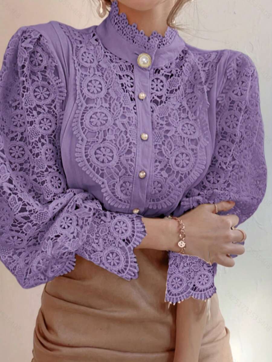 Blusas con cuello de pie de encaje, botones y diseño hueco con flores para mujeres