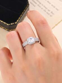 Anillo de compromiso de plata de ley 925 con corte princesa, diseño totalmente pavimentado, joyería de plata de alta gama, regalo para la novia - Blanco - Ver 4