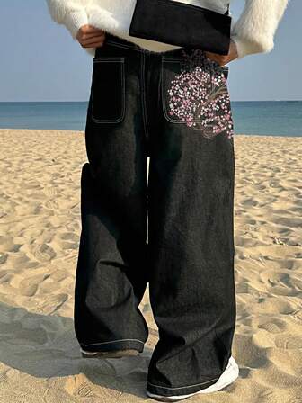 Plus Size Fashionable Floral Embroidered Vintage Wide Leg Loose Fit Jeans