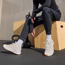 Nike 女款 Free Metcon 6 系列防滑多功能健身深蹲硬拉 Crossfit 训练鞋 - 米色 - 查看 9