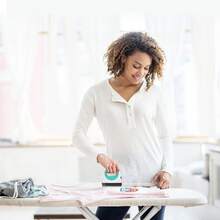 1pc Mini Portable Heat Transfer Press Machine, Home DIY Heat Press, Manual Heat Press, Heat Transfer Gadget, Comes With Storage Bag And 2 Sticker Sheets