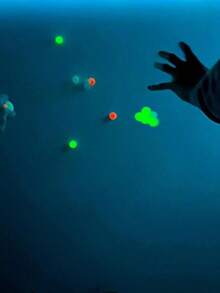 发光天花板球、发光球、粘性墙球、散装粘性发光球、感官球、梦幻球（颜色随机）、DIY手工玩具 - 非常适合派对礼物、生日礼物，也是万圣节和圣诞节礼物的理想选择。 - 彩色 - 查看 3