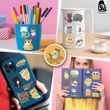 62 Stücke Weihnachts-Aufkleber, Cartoon-Katzen - Bunte Weihnachtsgeschenke, PVC-Aufkleber für Handyhüllen, Laptops, Wasserflaschen und unregelmäßig geformte selbstklebende Etiketten für Einweg-Weihnachtsdekoration