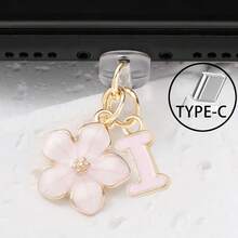 Dop de praf pentru port de încărcare telefon 2 în 1 cu sakura roz + 26 de litere, accesoriu rafinat cu pandantiv din aliaj, proaspăt, dulce și drăguț, decor pentru port de încărcare pentru smartphone, tabletă, căști Kindle, dop transparent anti-praf din silicon, potrivit ca un mic cadou, port de încărcare telefon impermeabil și anti-umezeală, compatibil cu iPhone Lightning/Type-C, protejează ferm portul de încărcare, design drăguț